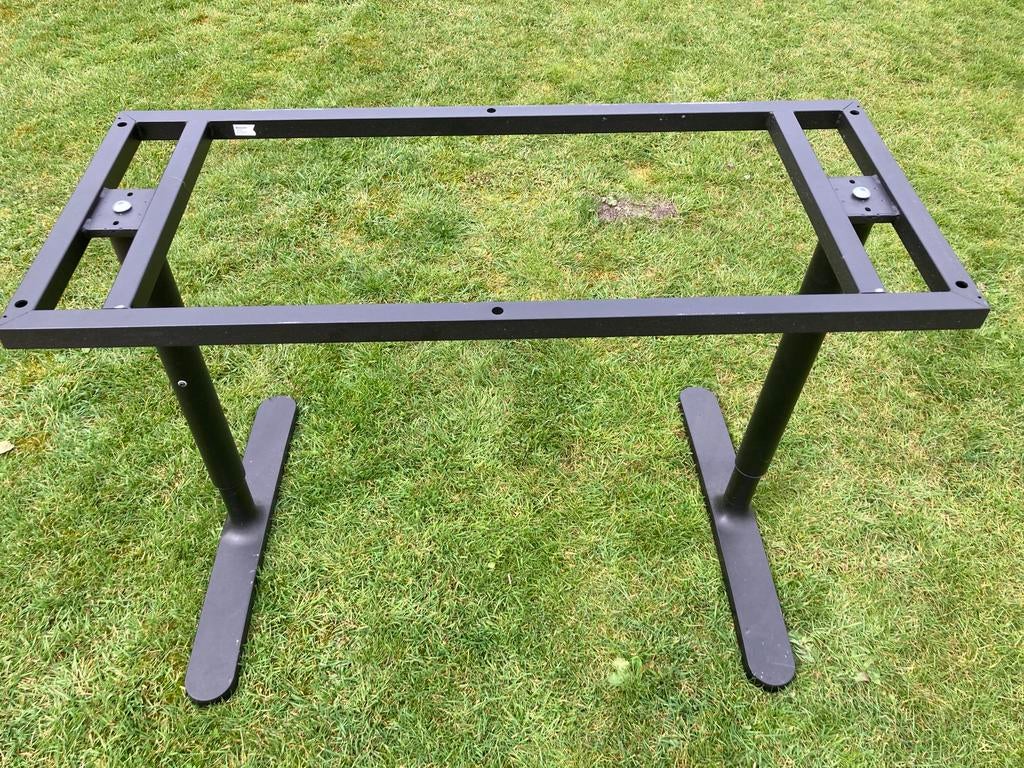 Stevige bureautafel met stalen onderframe, Gebruikt, 100 tot 150 cm, 50 tot 100 cm, Tafelblad