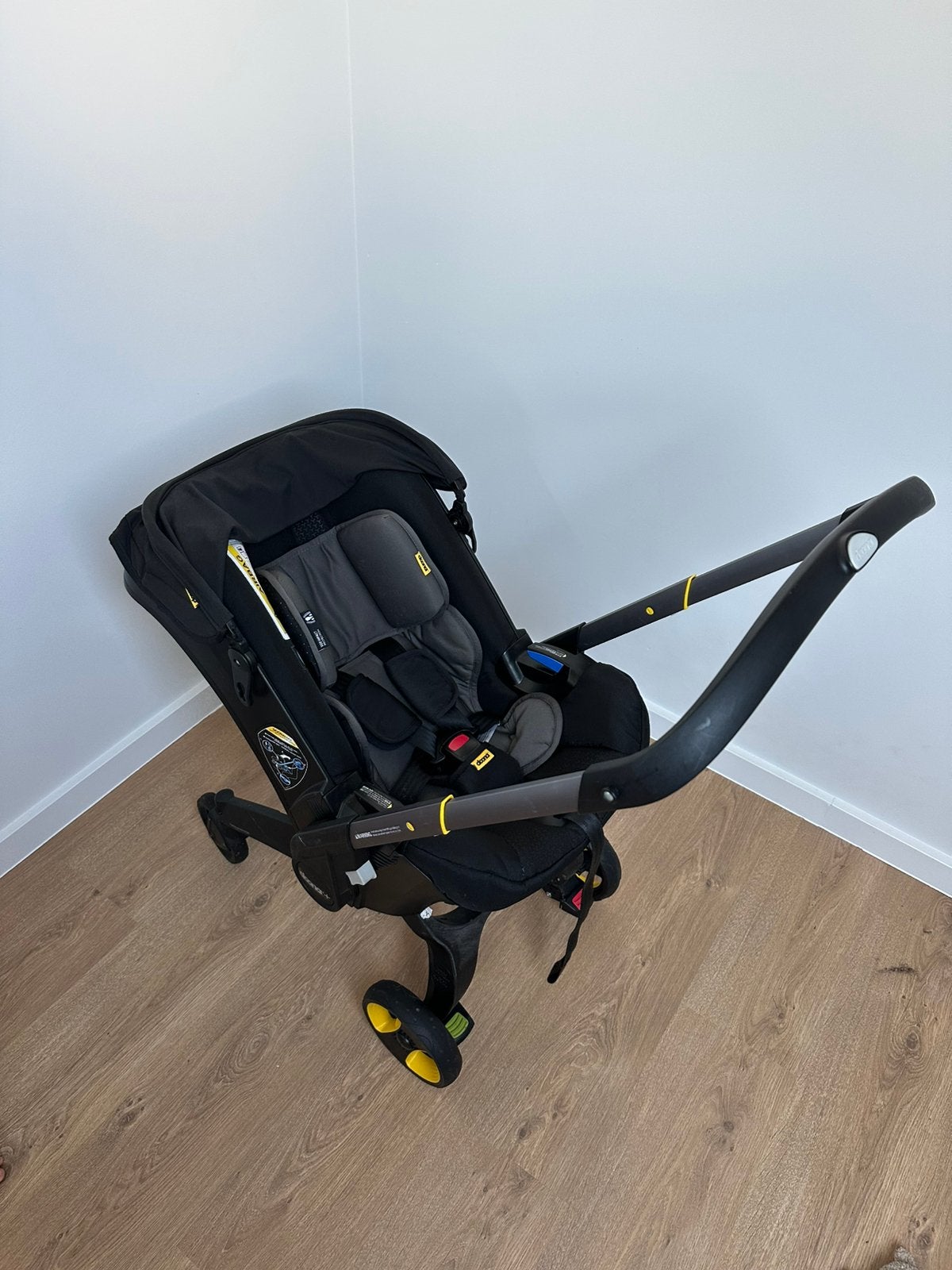 Doona + isofix, Enlèvement, Utilisé