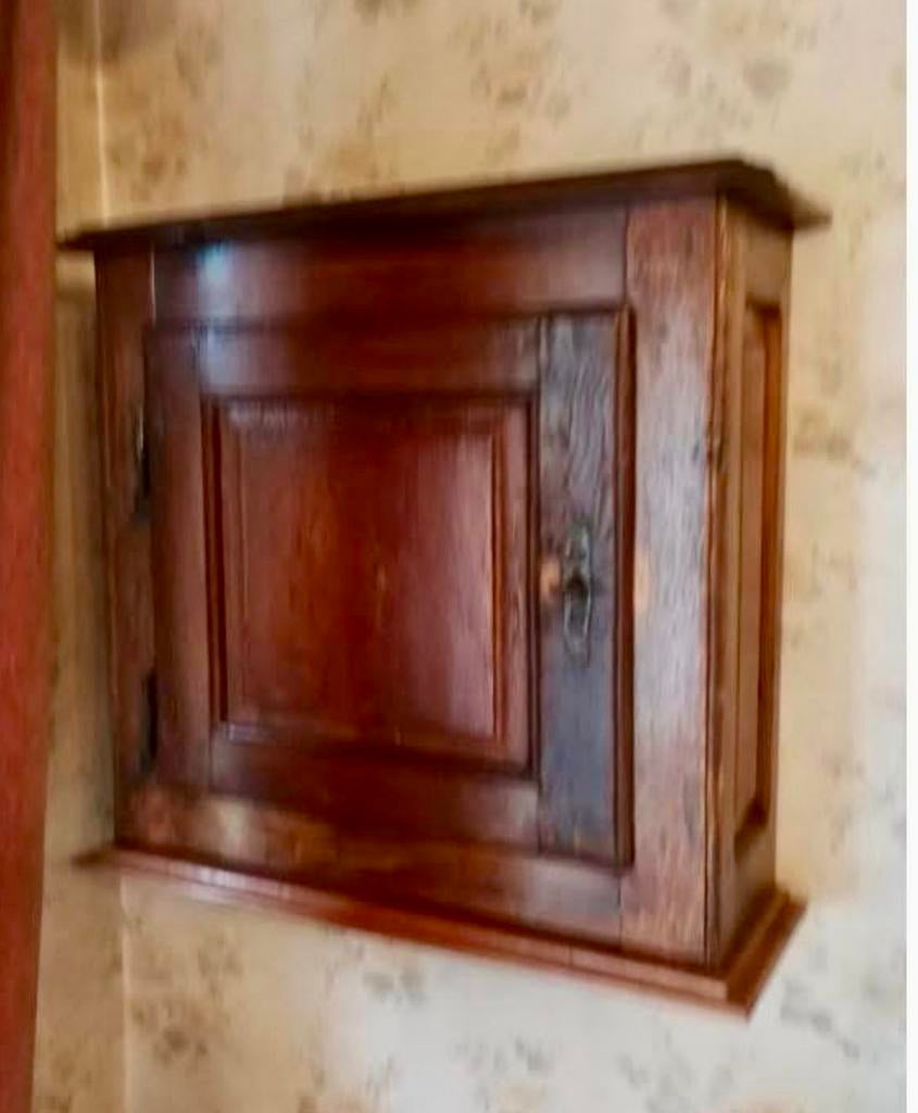 Ancienne armoire en bois à suspendre, Enlèvement