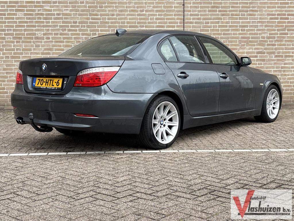 BMW 523 5-serie 523i | Leder | Climate | Cruise | Navi | PDC, Autos, Argent ou Gris, Entreprise, Noir, 178 g/km