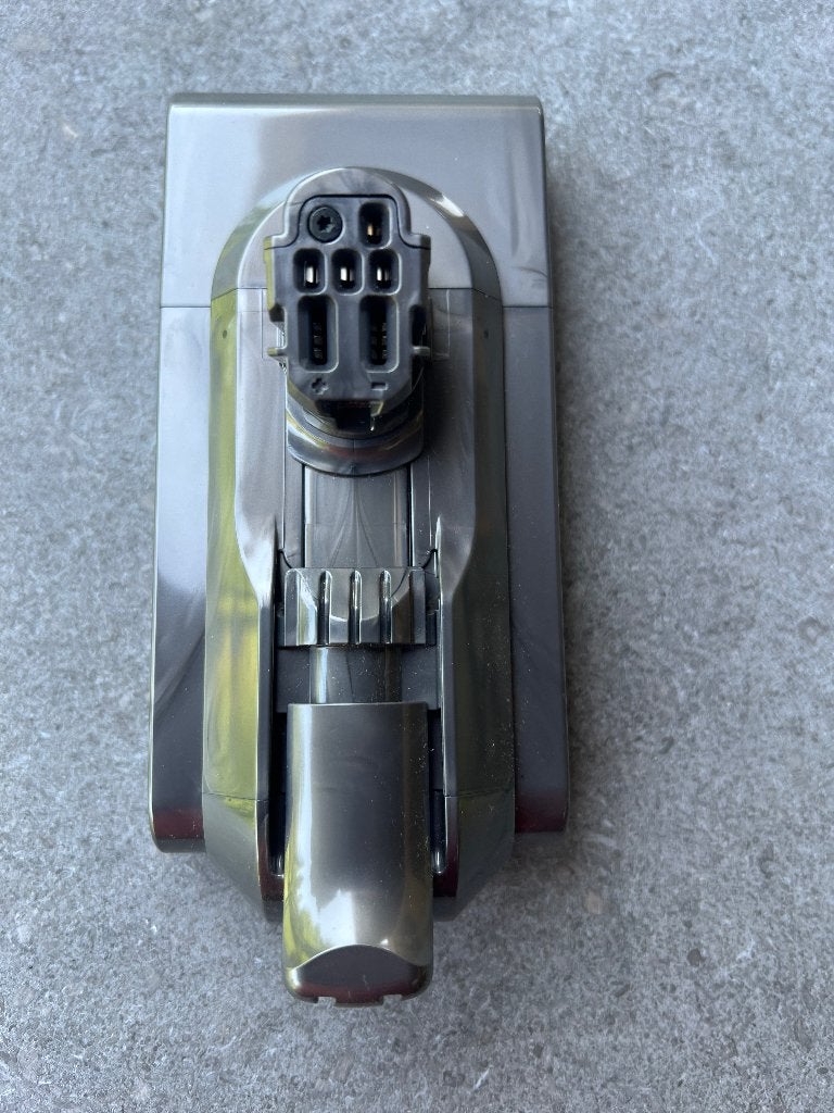 Vervangende batterij voor Dyson V12 snoerloze stofzuiger, Elektronische apparatuur, Stofzuigers, Ophalen, Zo goed als nieuw, Steelstofzuiger