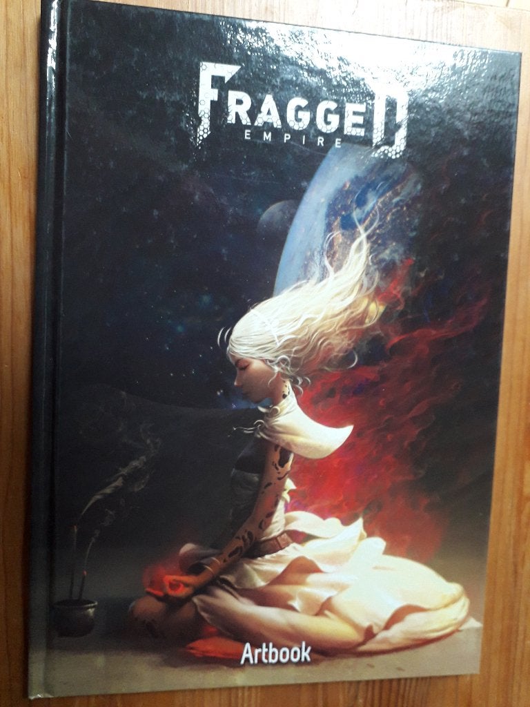 jdr FRAGGED EMPIRE Artbook + boîte de jeu vide SPACE-OPERA -, Hobby en Vrije tijd, Gezelschapsspellen | Overige, Zo goed als nieuw