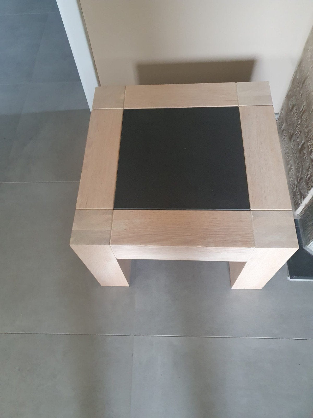 Houten salontafel met stenen blad, Ophalen