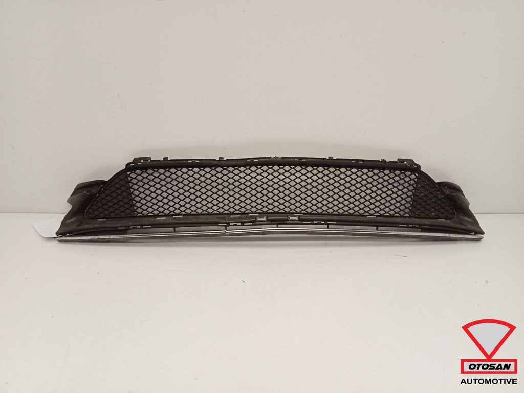 Mercedes C W205 Facelift pare-chocs coq Midden a2058852501, Autos : Pièces & Accessoires, Carrosserie & Tôlerie, Pare-chocs, Mercedes-Benz
