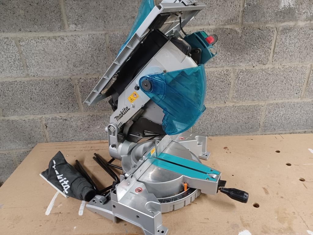 Scie makita, Enlèvement