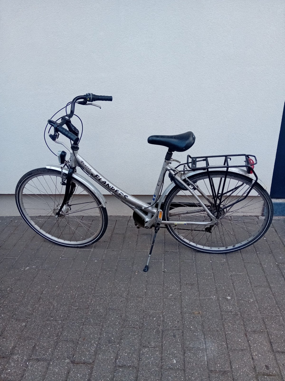Velo mixte de 28 pouces . Hauteur du cadre 50 cm. Idéal pour, Enlèvement