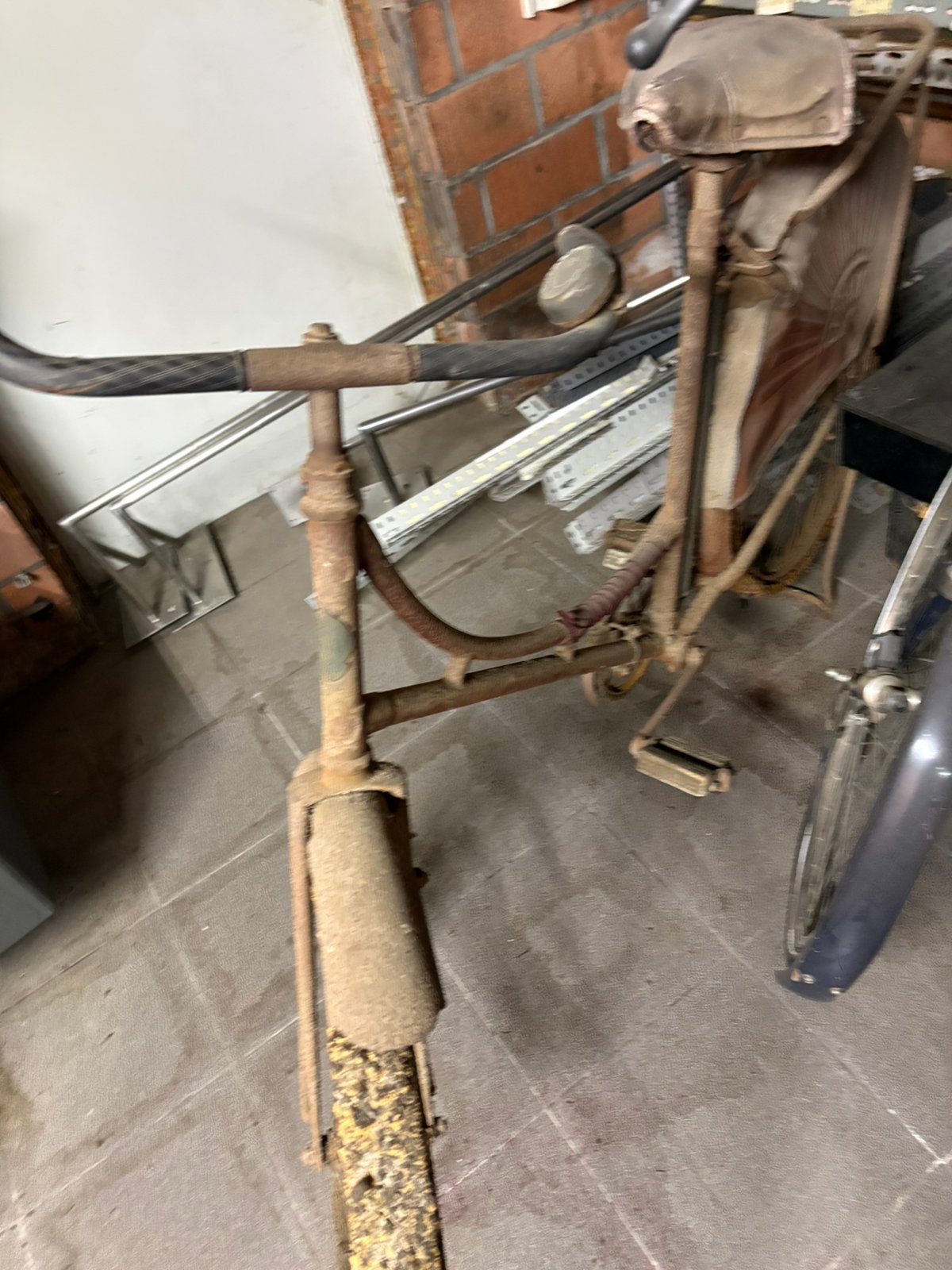 Oldtimer damens stadsfiets, Ophalen