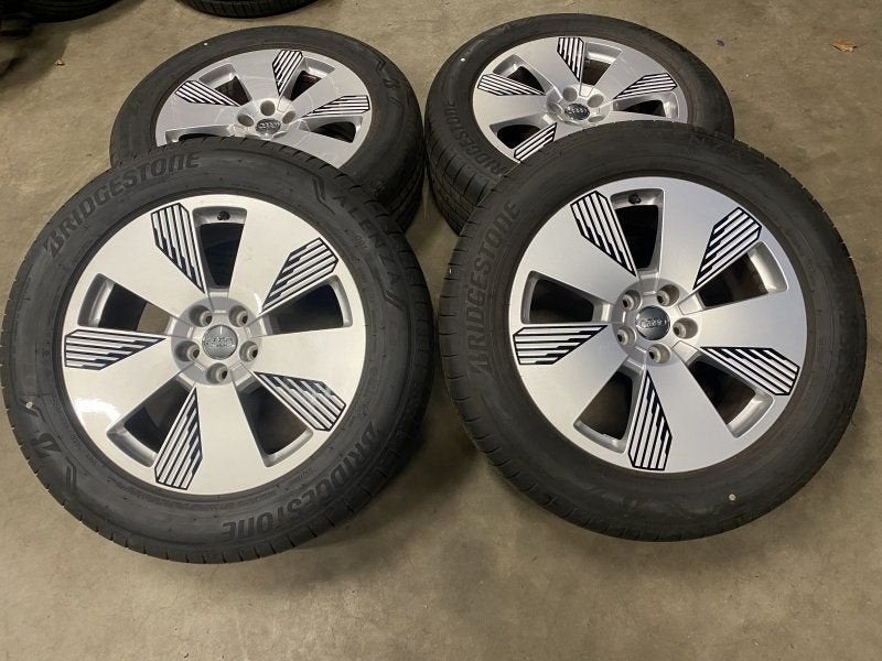 19 inch originele velgen + zomerbanden Audi E-Tron 4KE601025, Pneus et Jantes, 255 mm, Véhicule de tourisme, Pneus été