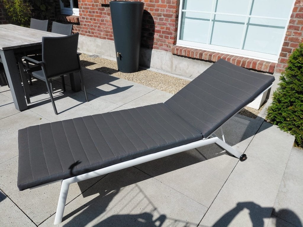 Chaise longue avec oreiller (anthracite), Jardin & Terrasse, Enlèvement, Comme neuf, Aluminium, Réglable