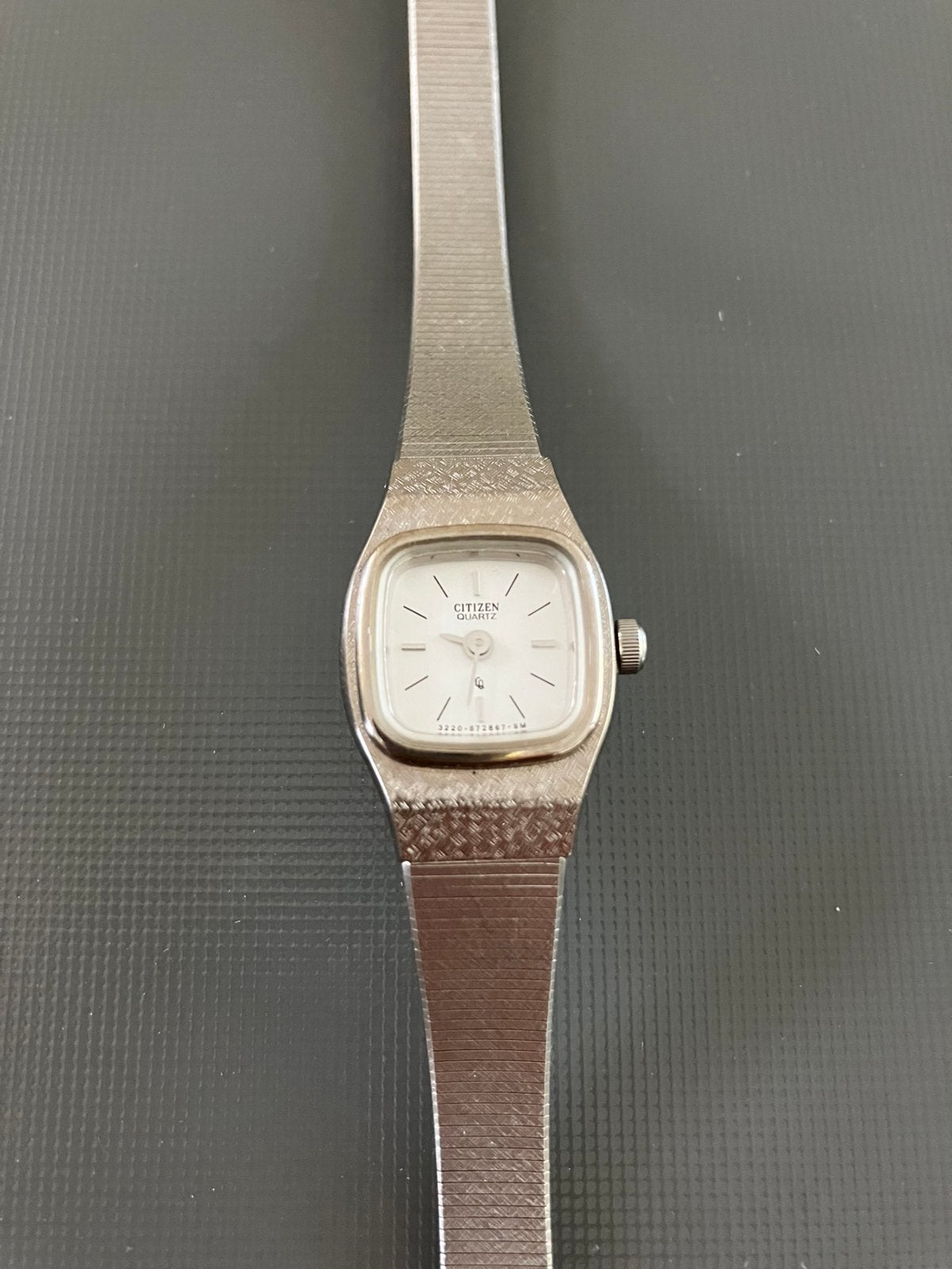 VINTAGE Horloge CITIZEN Quartz, nieuwstaat., Bijoux, Sacs & Beauté, Montres | Anciennes | Antiquités, Enlèvement ou Envoi, Acier