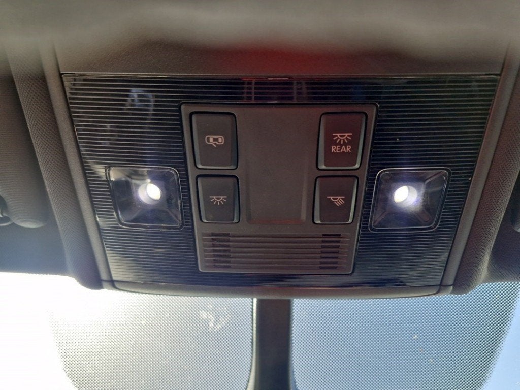 PLAFONNIER AVANT Volkswagen Golf VII (AUA) (|5TA947105A|), Volkswagen, Volkswagen AG, Utilisé, Kundenbetreuung@volkswagen.de