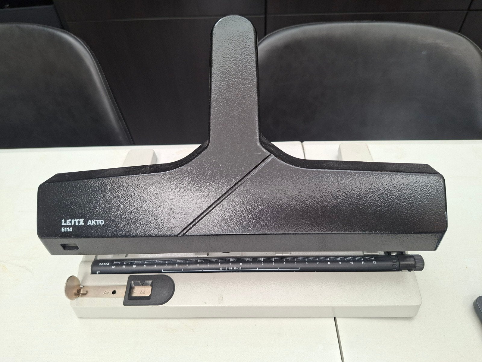 Leitz Akto 5114 perforator, Divers, Accessoires de bureau, Enlèvement