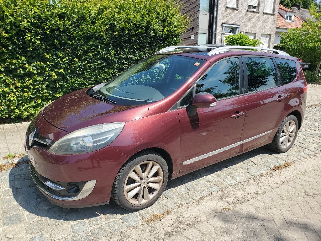 Renault Grand Scenic 1.6 dCi 96 (130) KW (CV) Édition Bose, Euro 5, Achat, Entretenue par le concessionnaire, Particulier