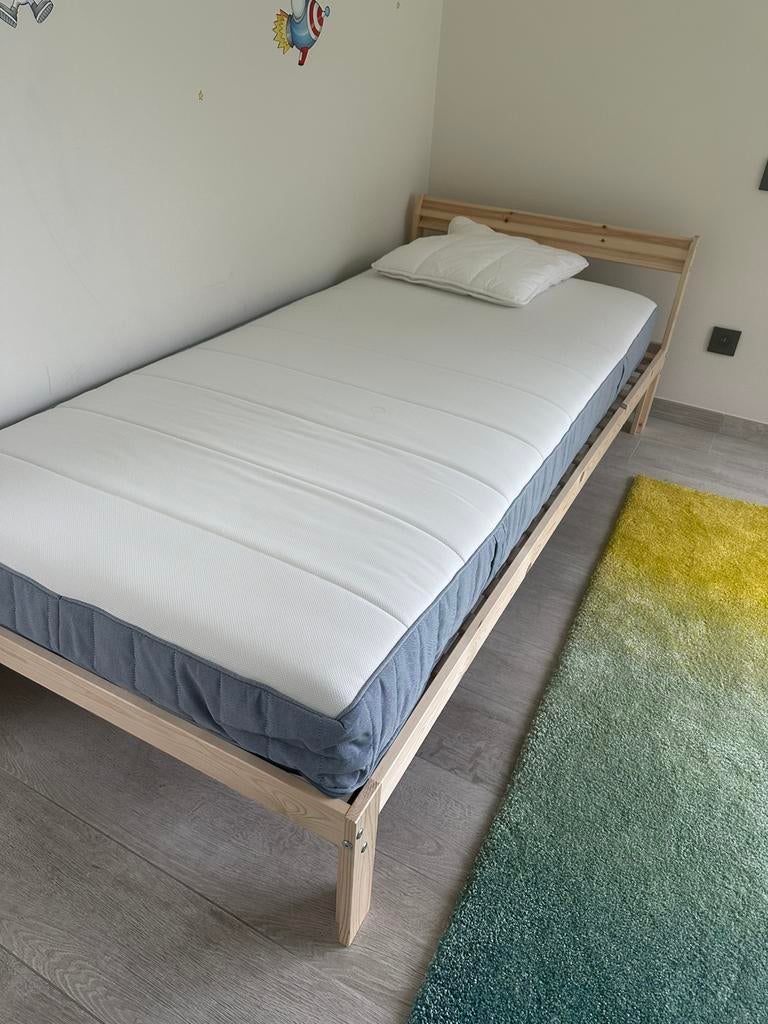 Ikea bedframe neiden + matras ikea vesteroy 90x200, Huis en Inrichting, Slaapkamer | Bedden, Ophalen, Zo goed als nieuw