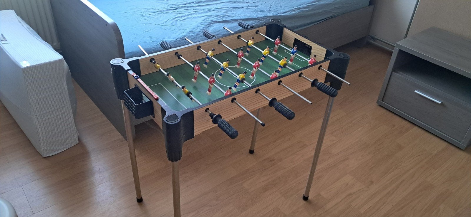 Jeu de baby-foot compact avec ou sans jambes., Enlèvement