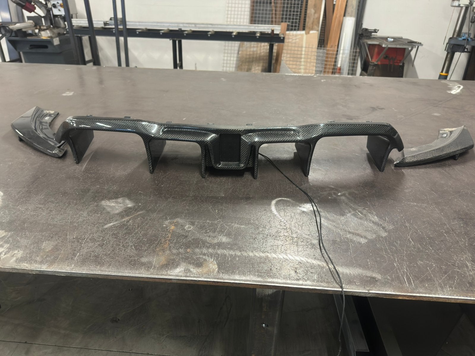 Diffuseur en carbone pour F87 M2 (C), Enlèvement