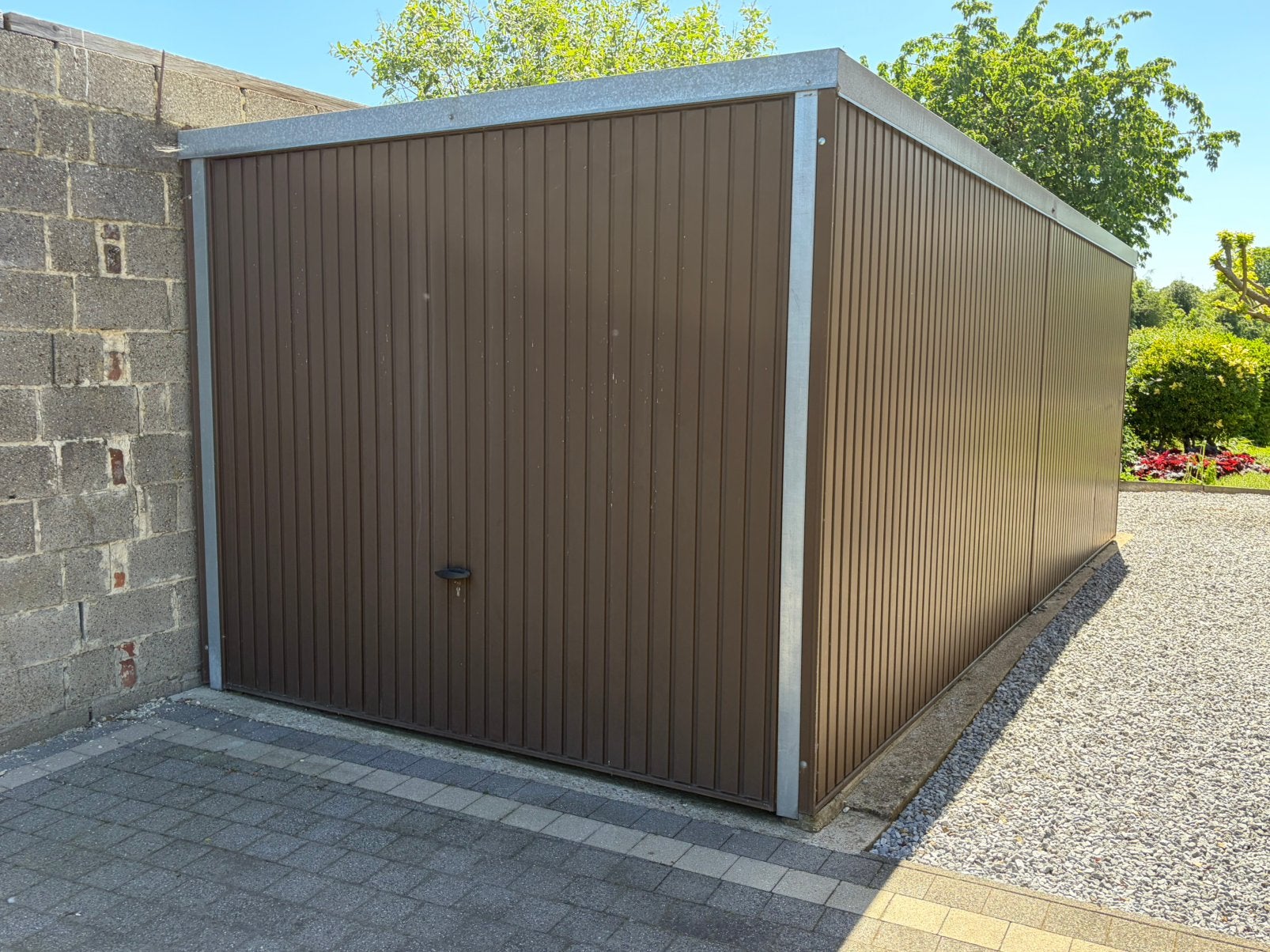 Metalen garagebox met deur