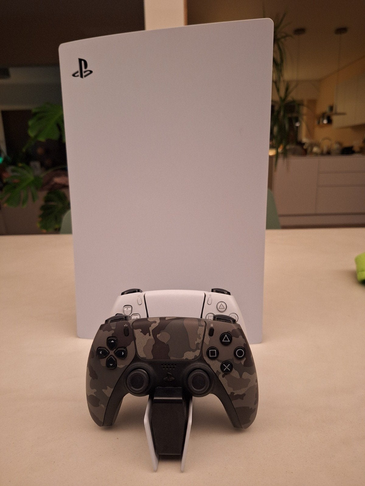 PlayStation 5 disk versie + 2 controllers en oplaadstation, Games en Spelcomputers, Ophalen, Gebruikt, Playstation 5