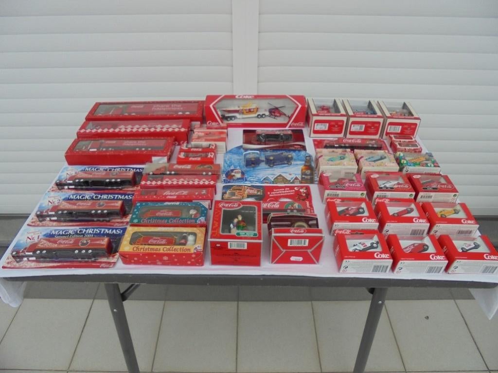 Grote Coca cola collectie 39 stuks, Hobby & Loisirs créatifs, Voitures miniatures | Échelles Autre, Comme neuf, Voiture, Enlèvement ou Envoi