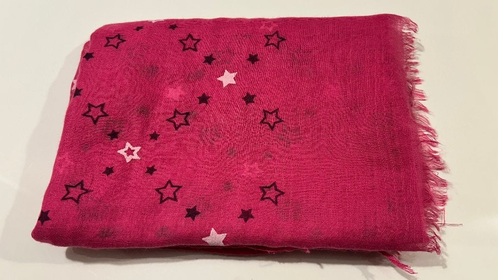 Fuchsia katoenen foulard met sterren, Kleding | Dames, Mutsen, Sjaals en Handschoenen, Ophalen of Verzenden, Nieuw, Sjaal