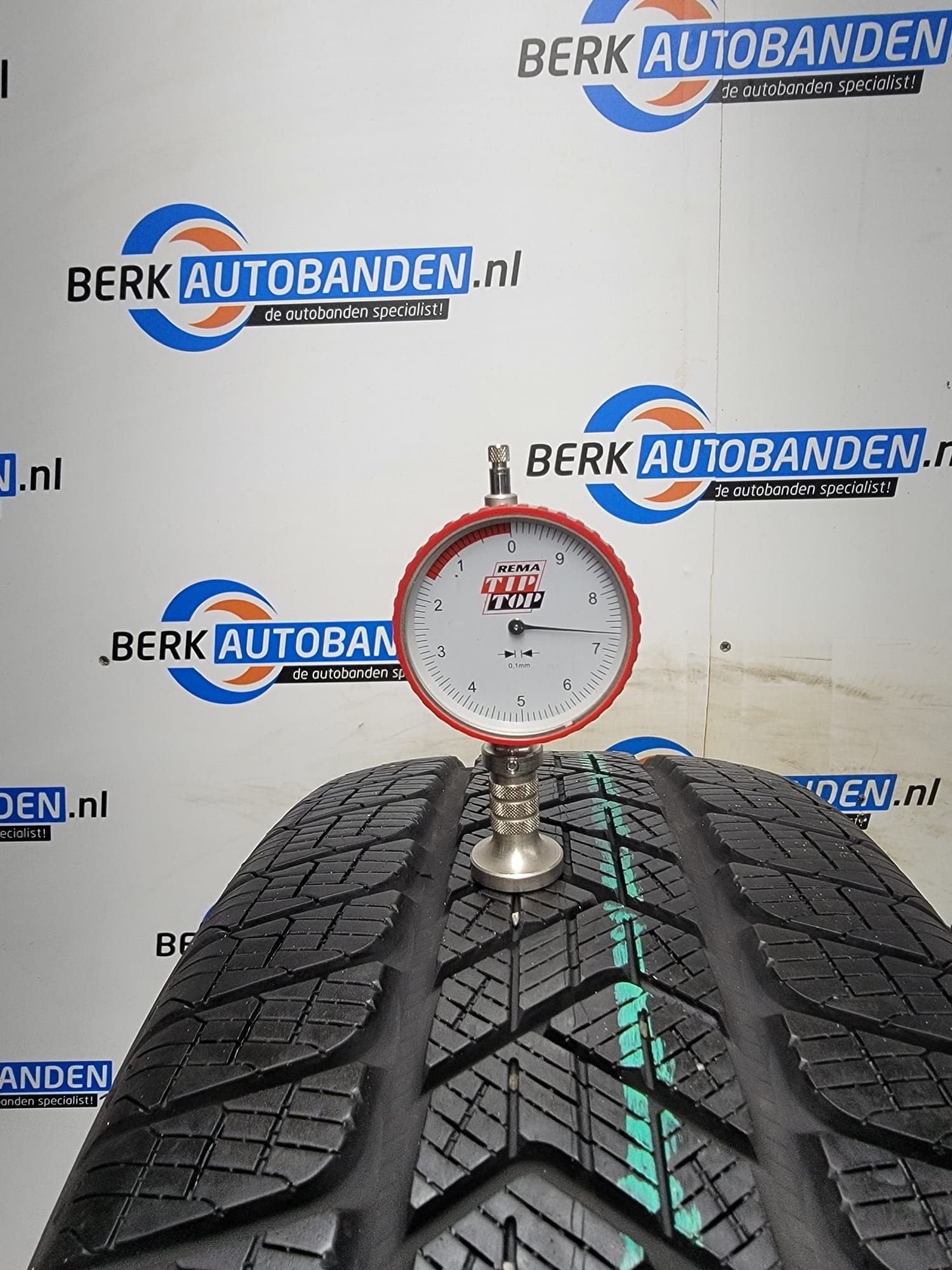 2x Pirelli Scorpion Winter 225/55 R19 99H 225/55/19 2255519, Auto-onderdelen, 19 inch, Gebruikt, -, -