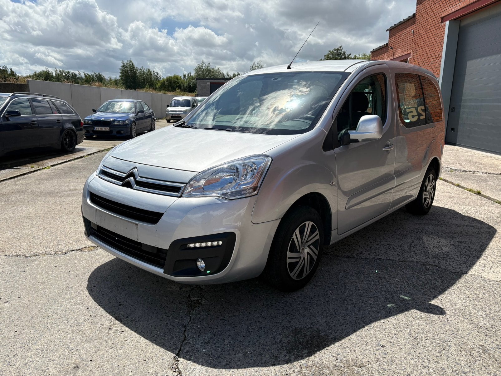Citroën Berlingo Benzine 76Dkm!!!, Auto's, Bestelwagens en Lichte vracht, Voorwielaandrijving, Electronic Stability Program (ESP)