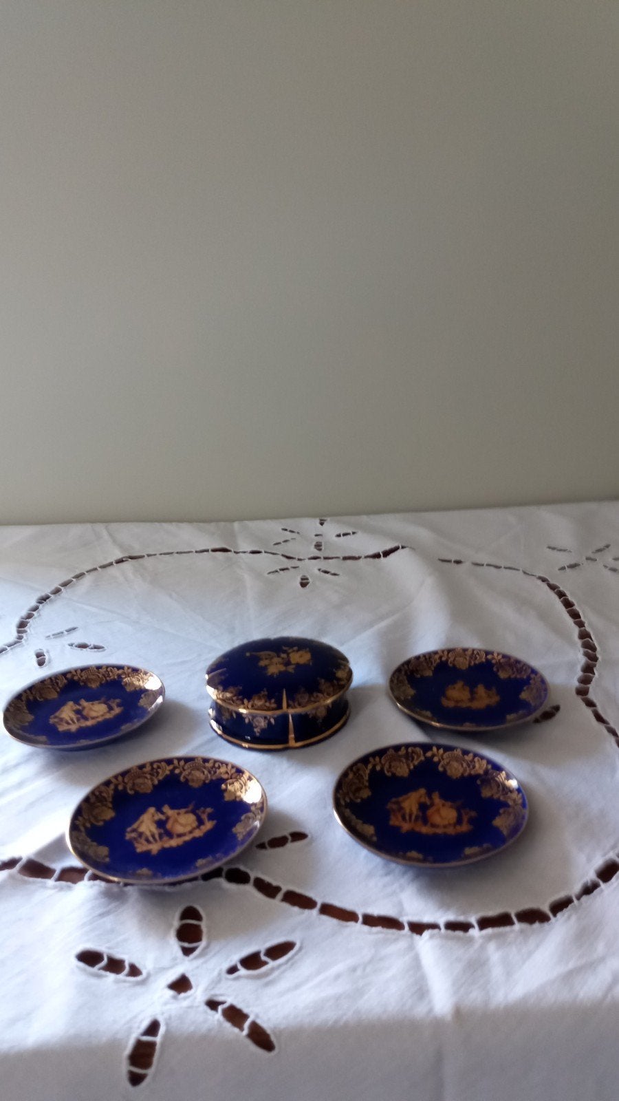 Met 4 borden en 1 snoepdoos in Limoges van 1960 tot 1970, Antiek en Kunst, Ophalen of Verzenden