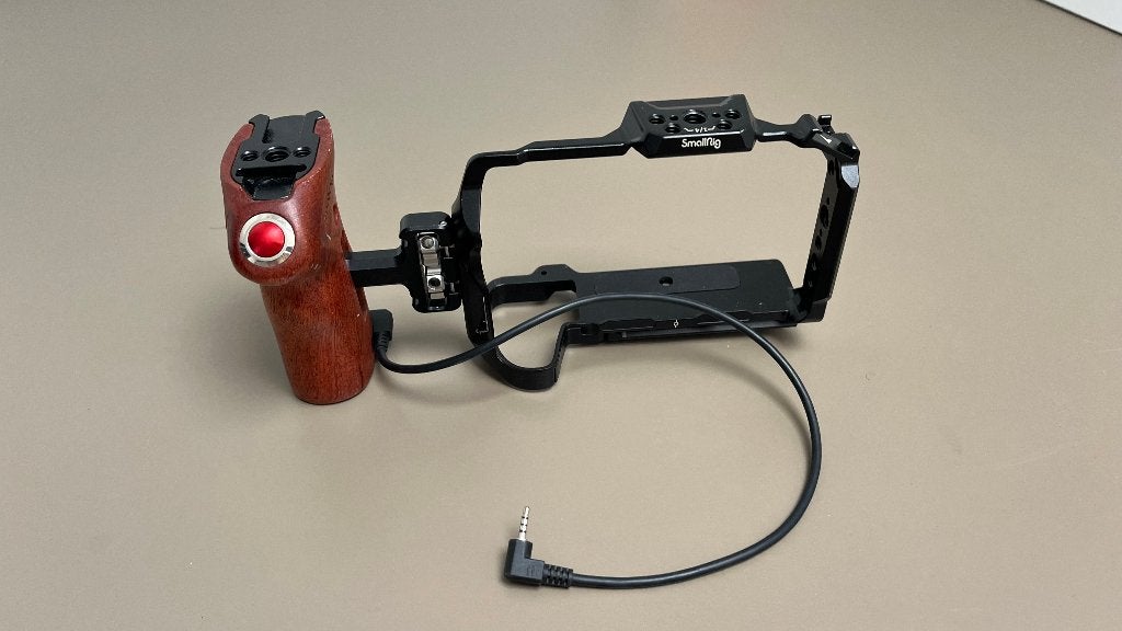 Smallrig cage voor Fuji XH2 of XH2S + houten handvat, TV, Hi-fi & Vidéo, Enlèvement ou Envoi, Comme neuf, Autres types, Smallrig