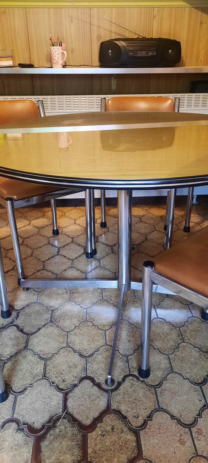 Vintage ronde tafel met 6 stoelen, Huis en Inrichting, Ophalen, Zo goed als nieuw