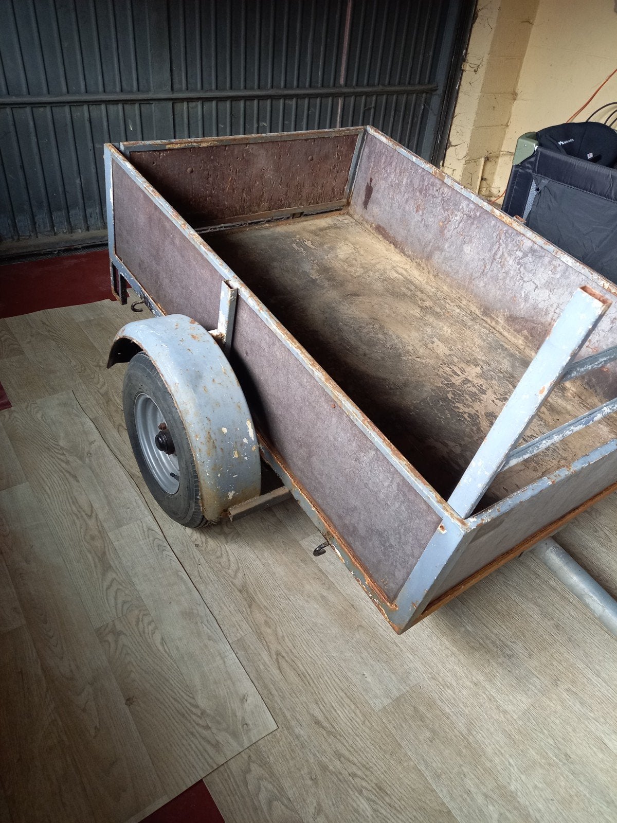 AANHANGWAGEN, Ophalen