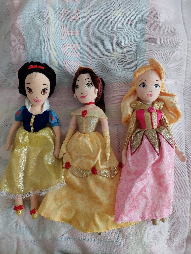 3 knuffel popjes Disney prinsessen, Enfants & Bébés, Jouets | Peluches, Disney, Moyen (20 à 80 cm), Utilisé, Autres types