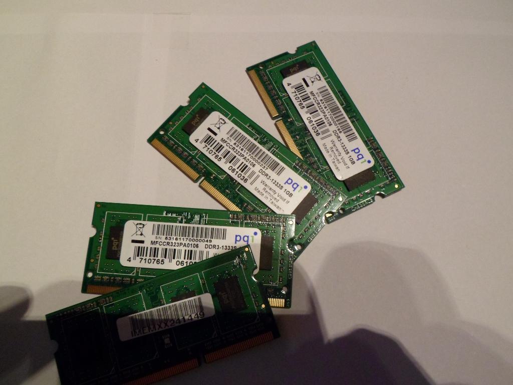 RAM PQI DDR3-1333 1GBx8 204 Pins MFCCR323PA0106 Meerdere stk, Computers en Software, RAM geheugen, Ophalen, Zo goed als nieuw