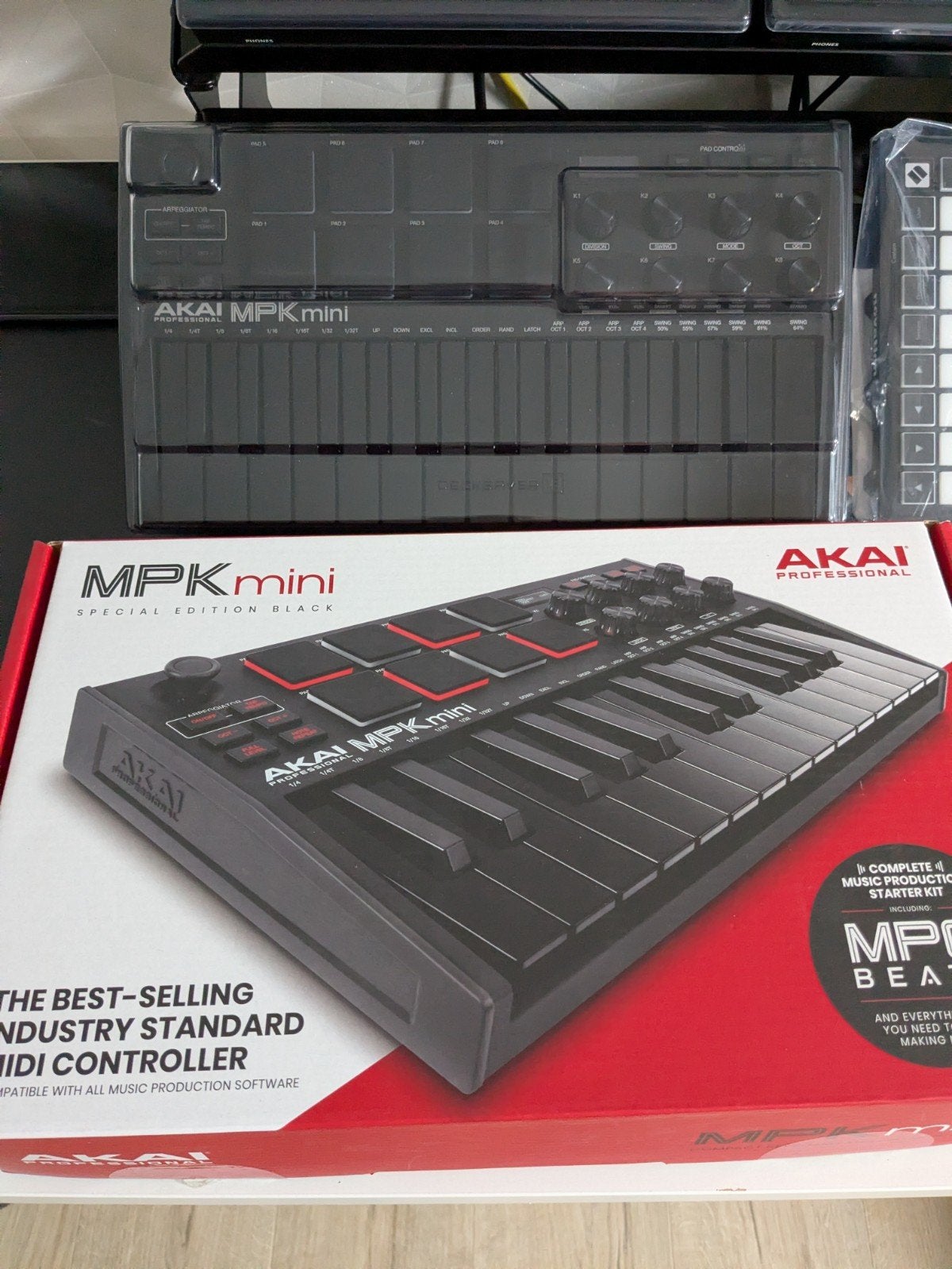 Aikai MPK mini keyboard, Ophalen
