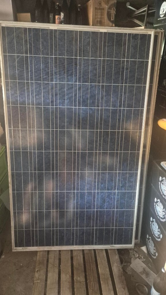 Panneaux solaires + supports + câbles + 2 onduleurs, Bricolage & Construction, Enlèvement, Utilisé, Système complet, 200 watts-crêtes ou plus