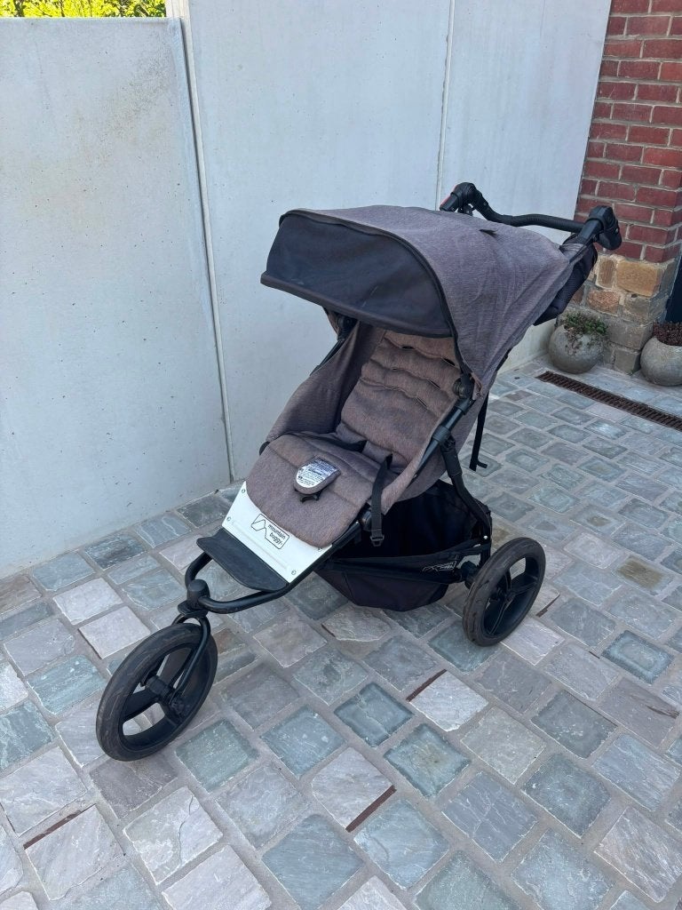 Mountain Buggy Urban Jungle (Luxury Edition Bundle), Kinderen en Baby's, Buggy's, Ophalen, Zo goed als nieuw, Overige merken, Regenhoes