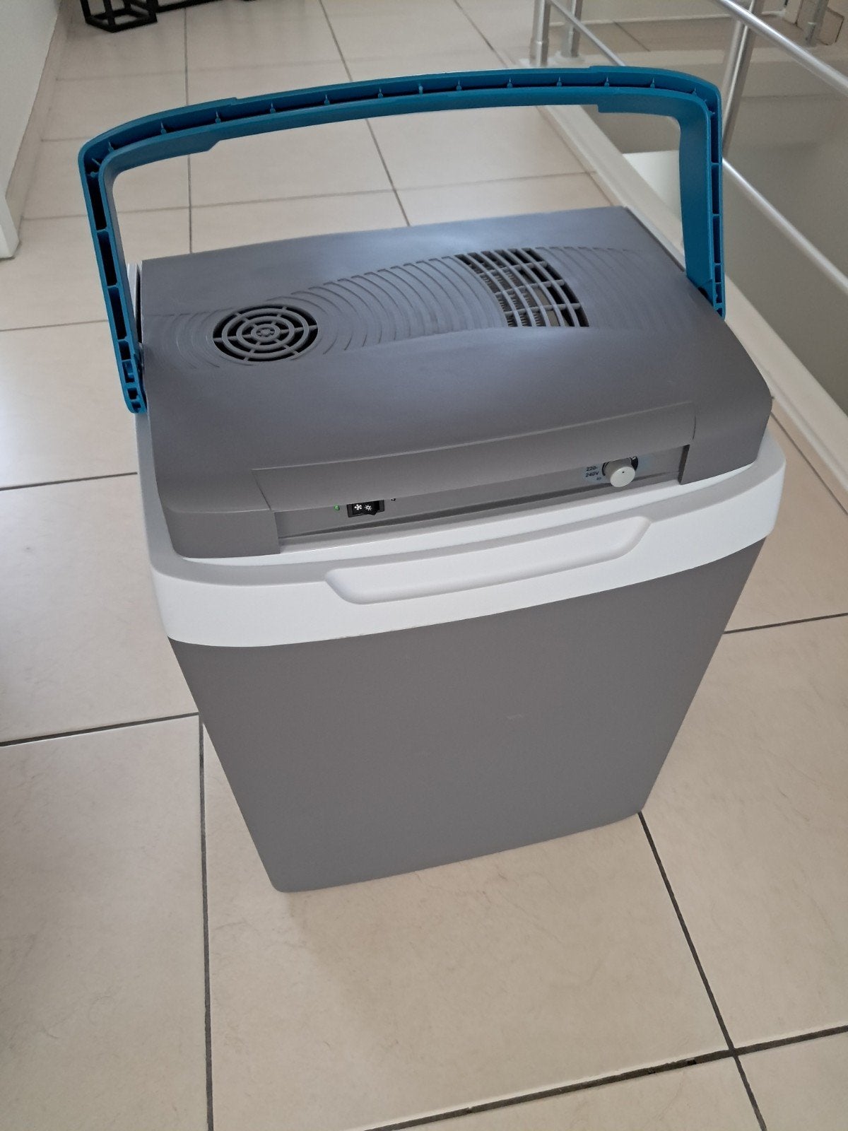 Electronische koelbox, Caravans en Kamperen, Ophalen, Zo goed als nieuw, Koelbox