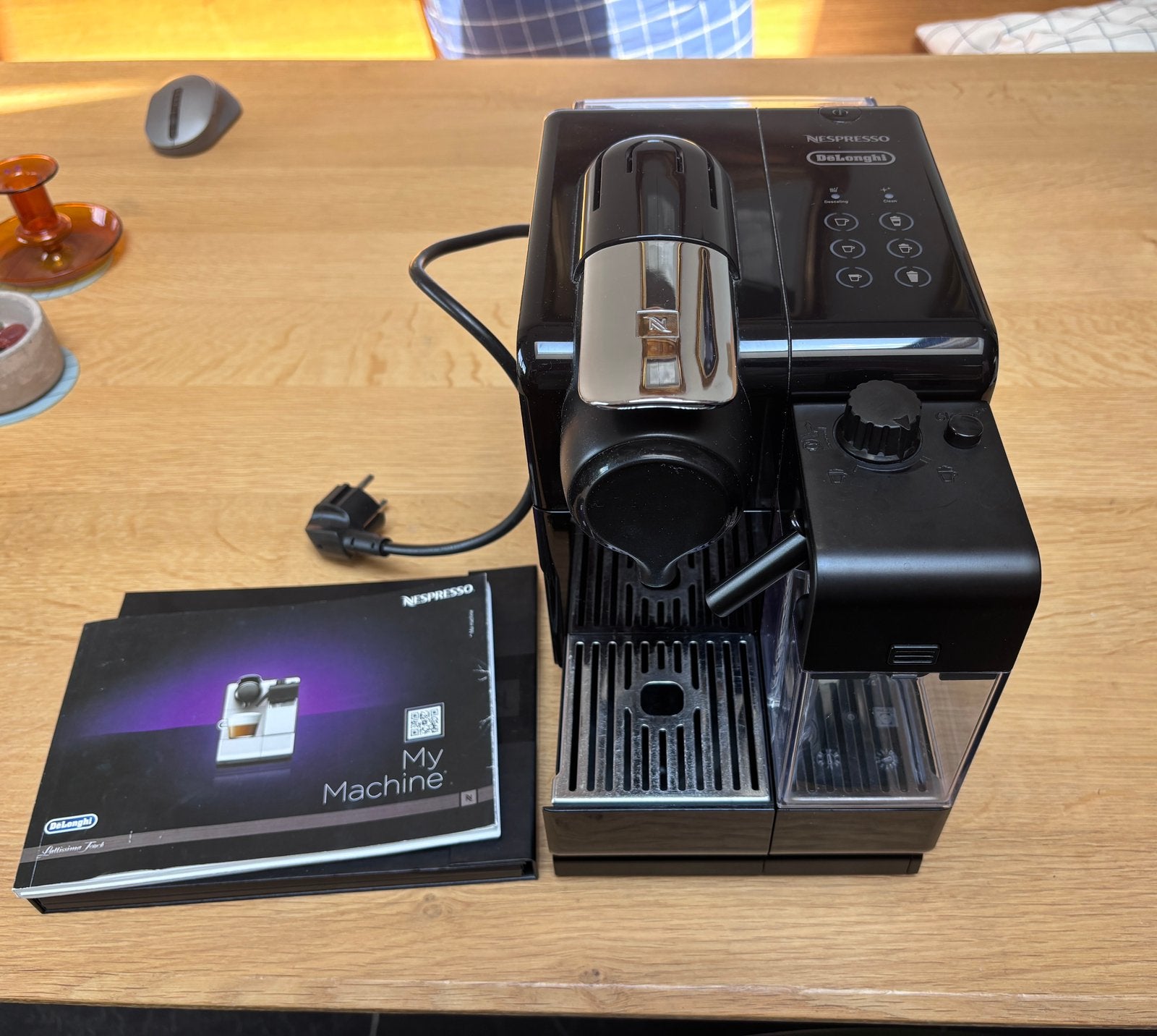 Delonghi Lattissima Nespresso, Electroménager, Réservoir d'eau amovible, Combiné, Dosettes et capsules de café, Enlèvement