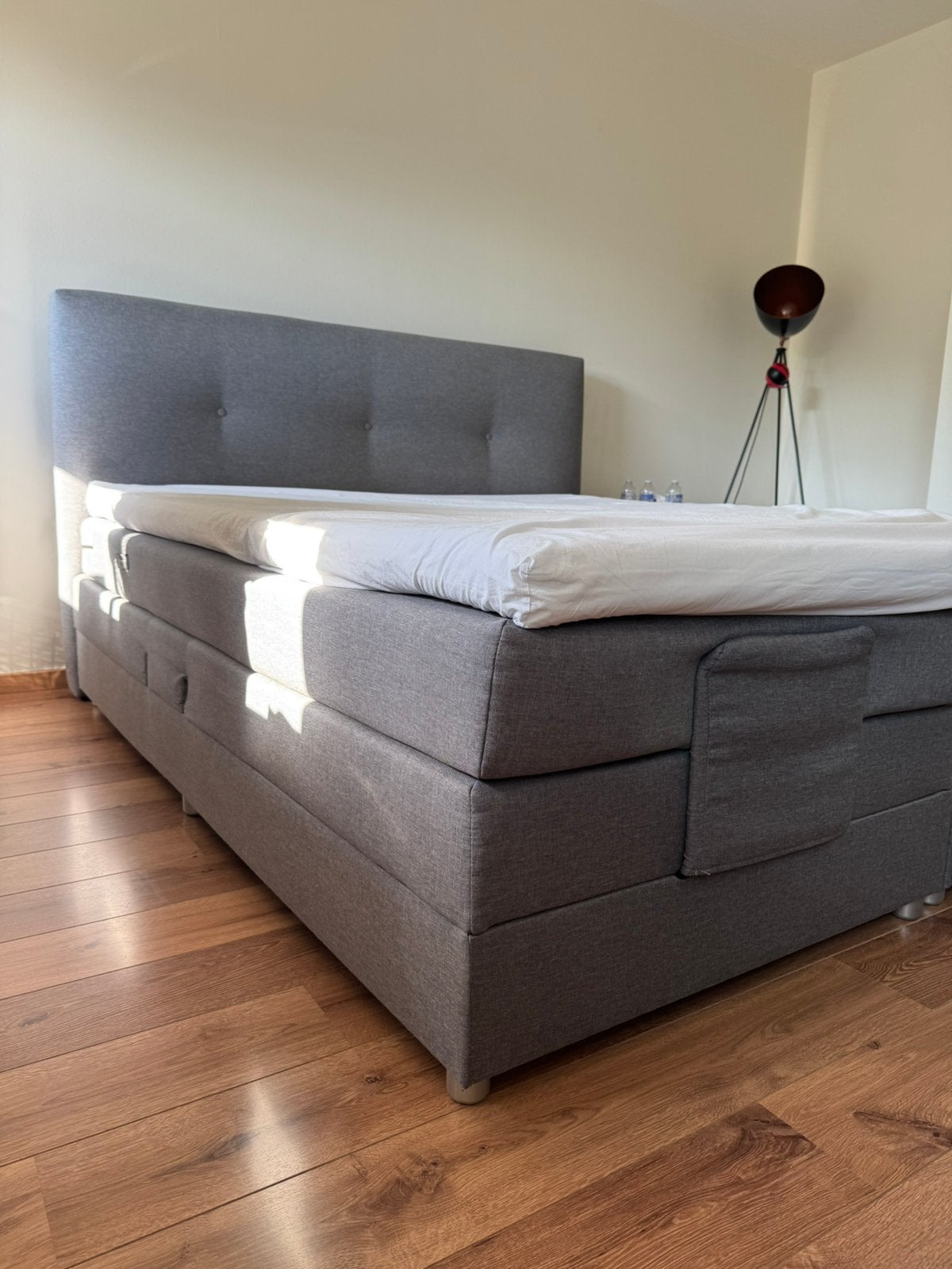 Boxspring elektrisch verstelbaar rug en benen, Huis en Inrichting, Slaapkamer | Boxsprings, Zo goed als nieuw, 180 cm, 210 cm