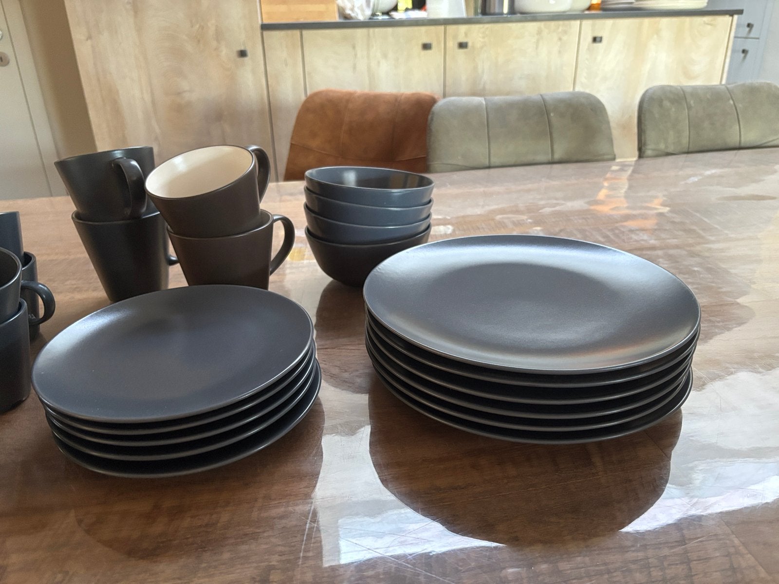 IKEA DINERA 31-delige serviesset grijs/blauw — heel goede st, Huis en Inrichting, Ophalen, IKEA, Zo goed als nieuw, Compleet servies