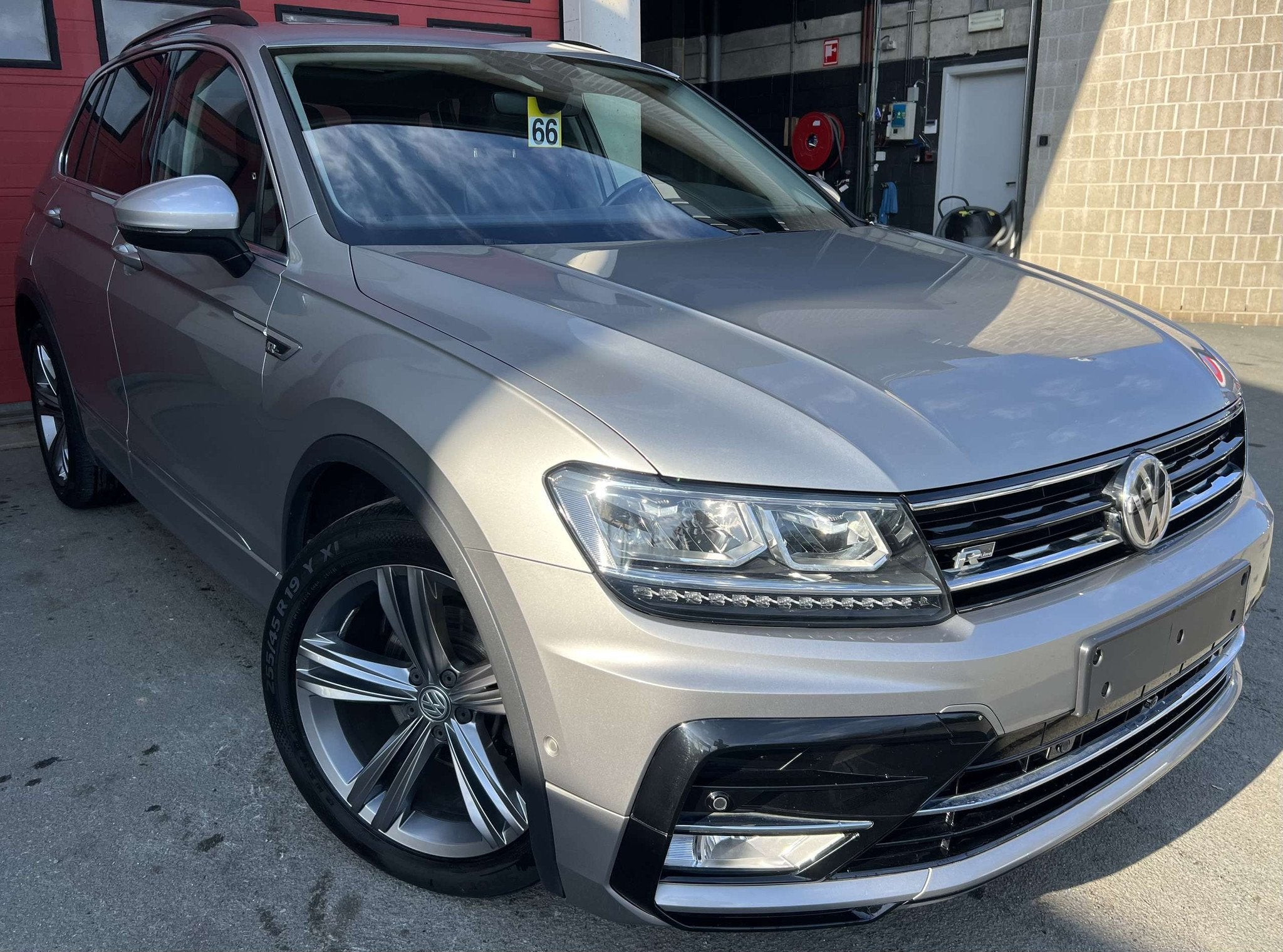 Volkswagen Tiguan 2.0 TDi R-line +PANO +CUIR +NAVI +CAR-PASS, Cuir, Achat, Euro 6, Entreprise