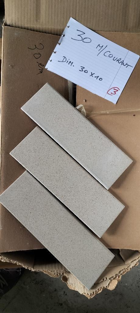 PLINTHES  neuves -  lot de 30 mètres courant, Neuf, Moins de 100 cm, Enlèvement, Plinthes
