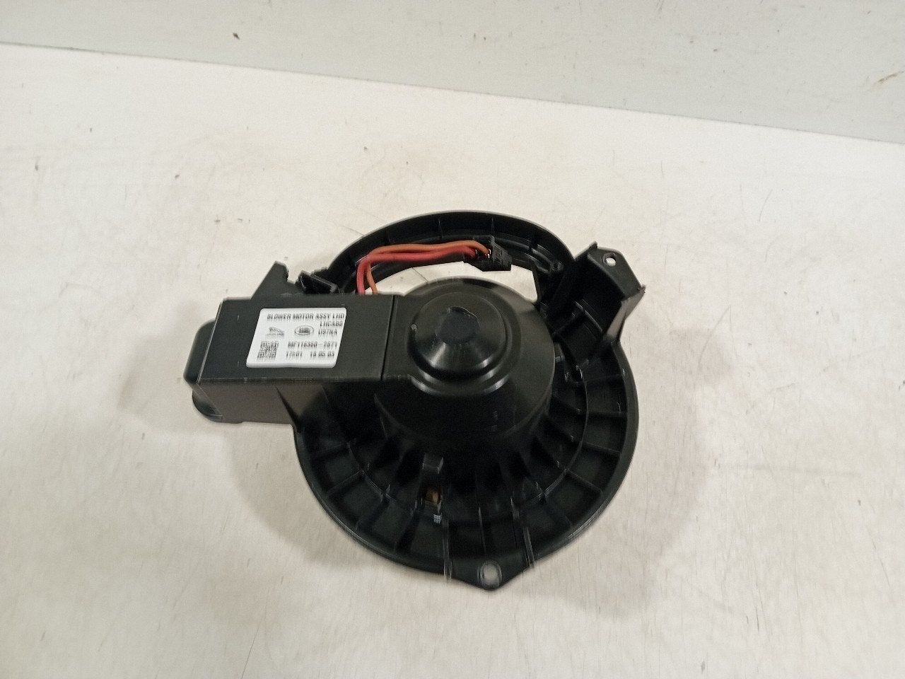 Kachel ventilator motor Jaguar XE, Onderdelen@venauto.nl, Van der Ven Autorecycling B.V., Ettenseweg 76, 4706 PB Roosendaal, The Netherlands