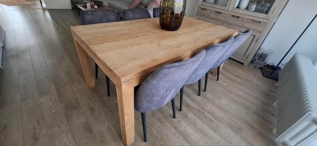 Teak eettafel, Ophalen