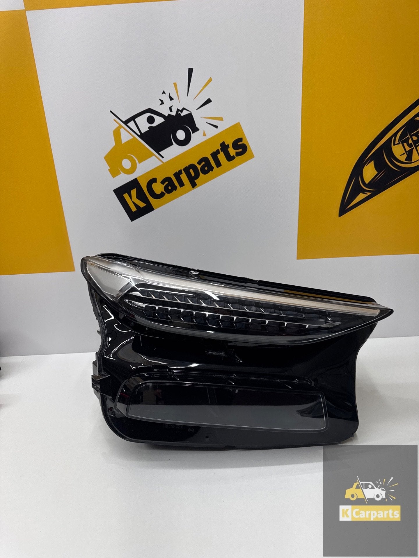 Phare avant droit Full LED Matrix pour Audi Q6 SQ6 E-tron 1E, AUDI AG, Auto-Union-Strasse 1
85045  Ingolstadt, DE, Audi, Utilisé
