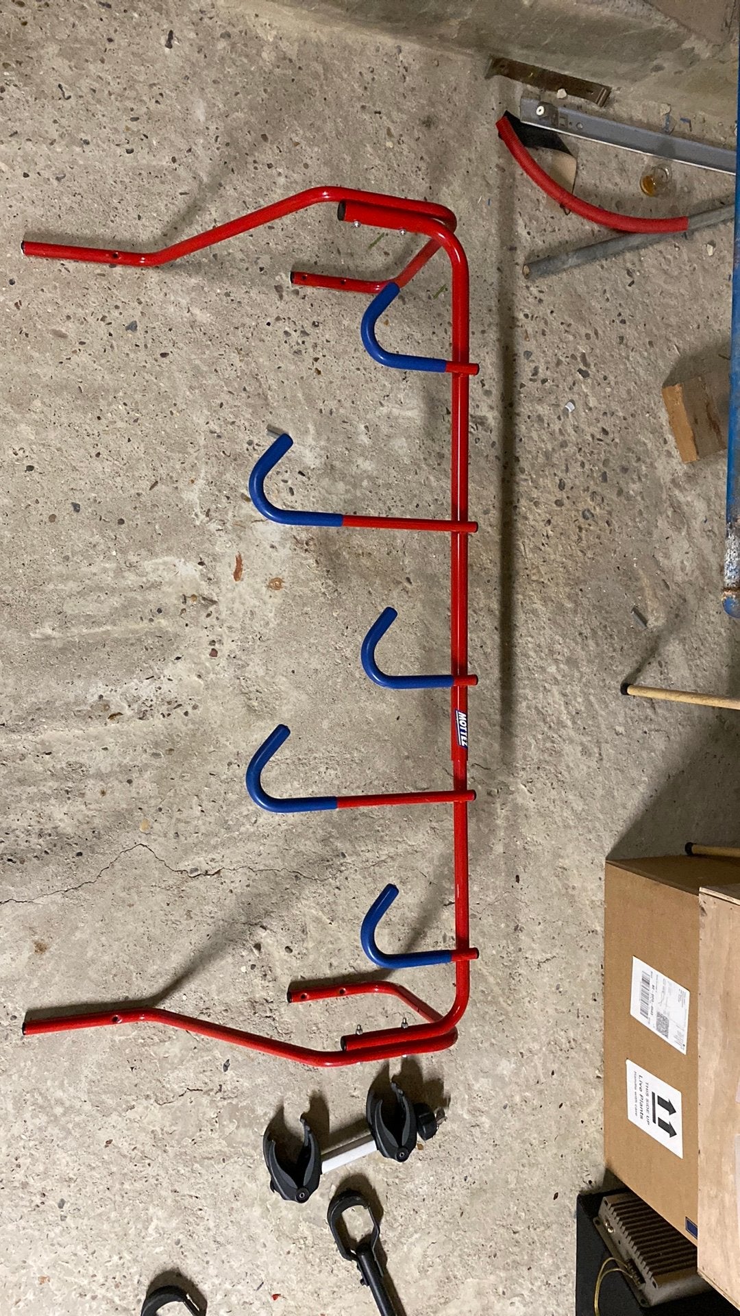 Fietsenrek voor de muur, Ophalen, Zo goed als nieuw