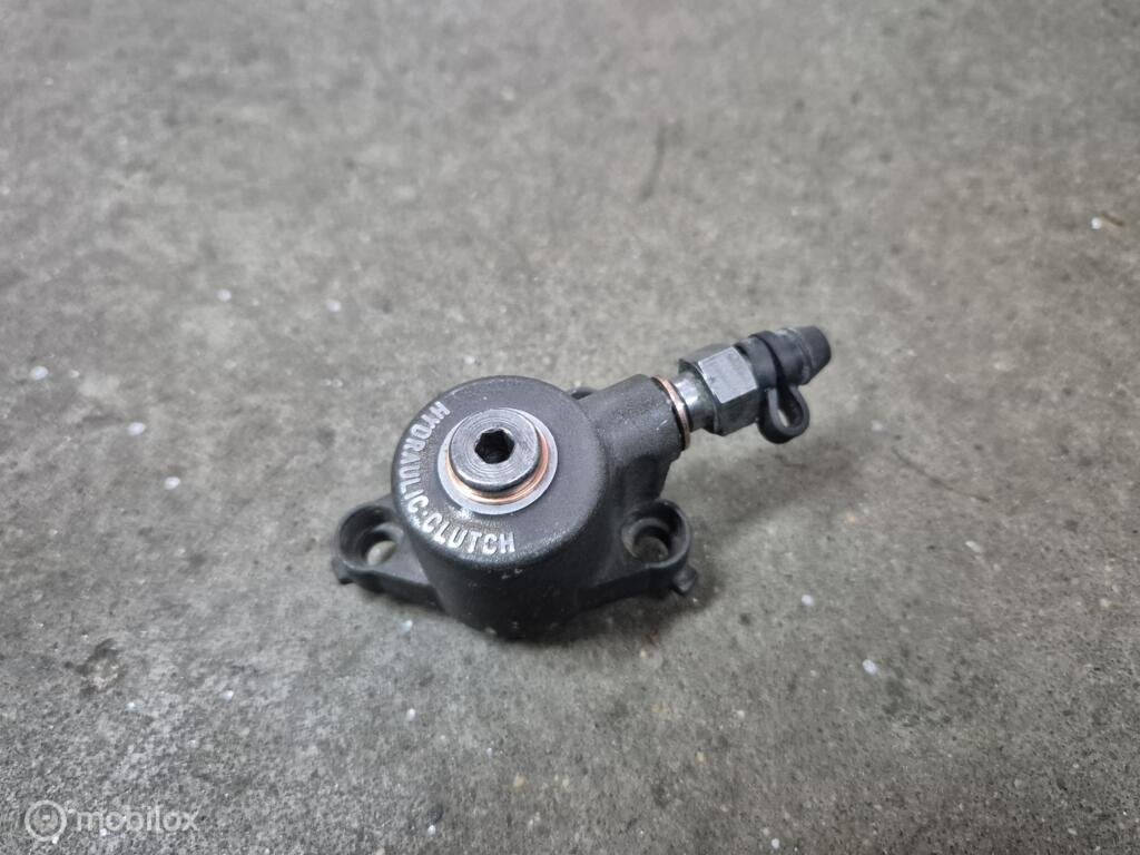 Koppelingspomp pomp slave 851 888 748 916 Supersport, Gebruikt, Factorystore.service@ducati.com, Ophalen of Verzenden, Via Antonio Cavalieri Ducati, 74/5, 74/6, 40132 Bologna BO