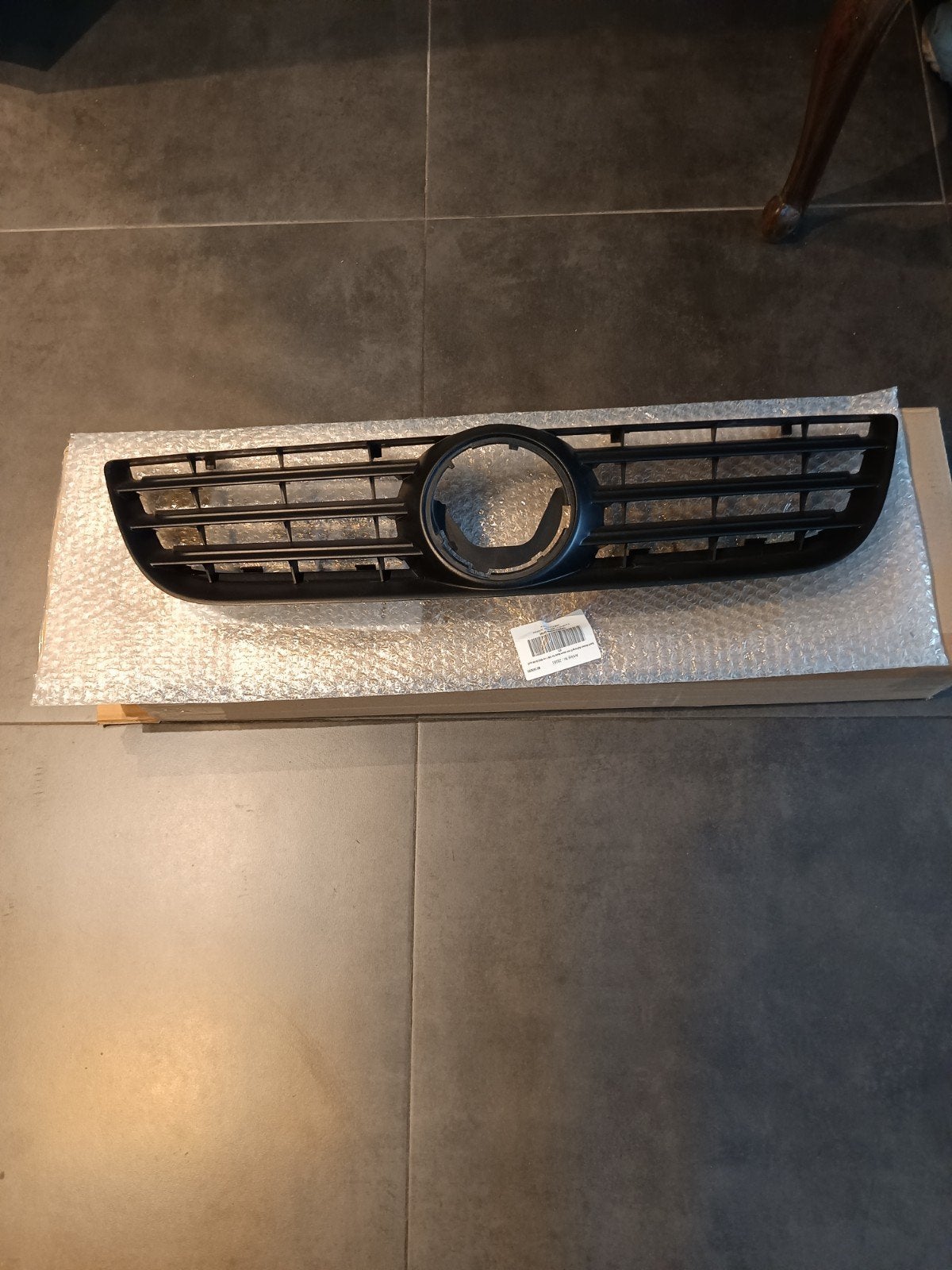 Ik verkoop een VW Polo 9N3 middengrill vooraan, Auto-onderdelen, Ophalen, Nieuw, Voor, Volkswagen