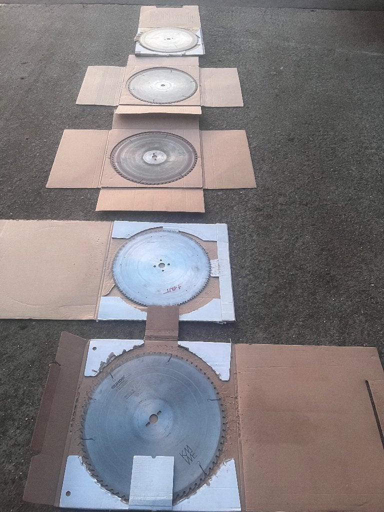 Zaagbladen diameter 500, Ophalen
