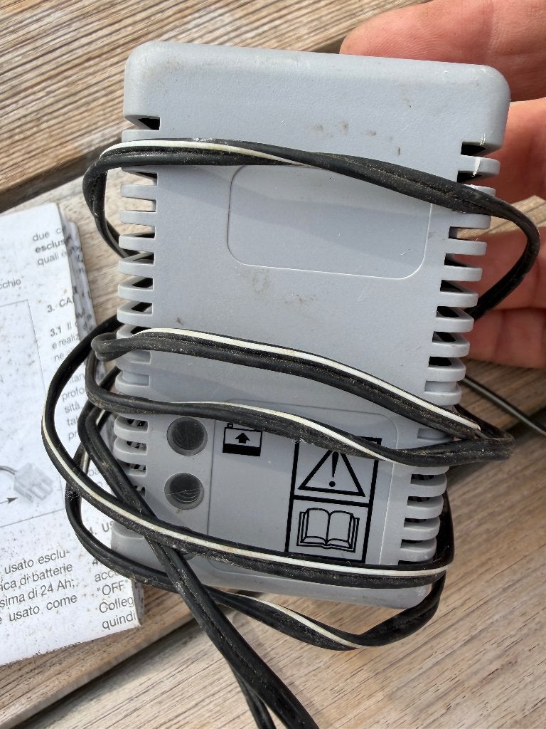 Honda grasmaaier batterijlader, Jardin & Terrasse, Tondeuses à gazon, Enlèvement, Utilisé, Tondeuses à gazon sur batterie, Honda.