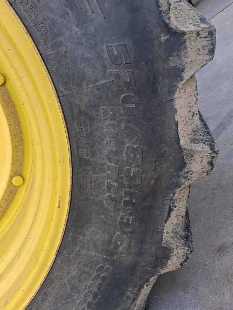 Band 520/80r52, Zakelijke goederen
